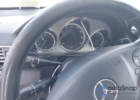 2010 Mercedes-Benz E 550 4Matic из США, поврежденный, VIN WDDHF9AB4AA180137